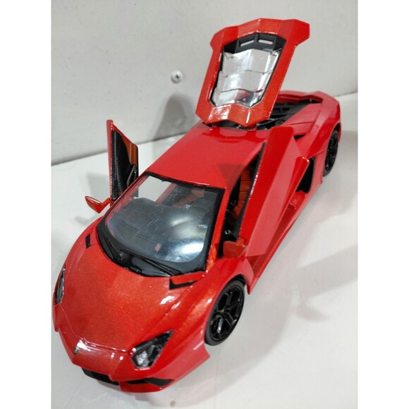 Maisto Die Cast 1/24 Scale Lamborghini Aventador LP700-4 Supercar - Picture 5 of 12